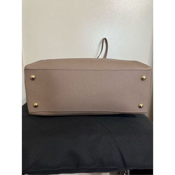 MICHAEL Michael Kors Women's Beige Jet Set Logo Buckle Strap Shoulder Tote Bag - Picture 9 of 16